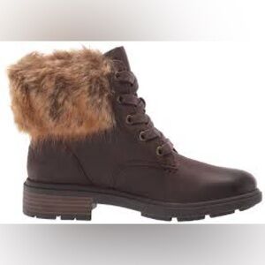 UGG Harrison Lace Up Ankles Boots in “Stout” Brown Leather with Faux Fur Collar.